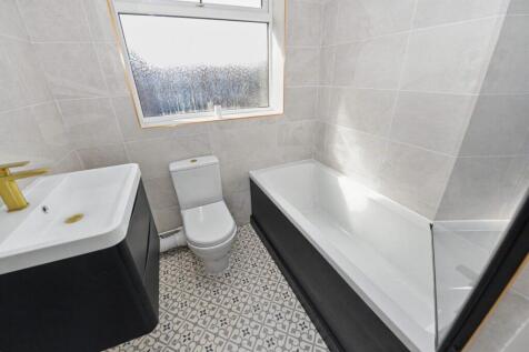 Sunbury Road - Bathroom
