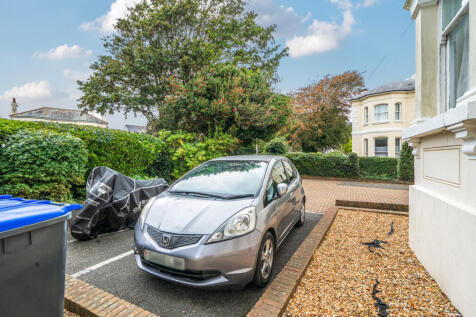 Farncombe Road, Worthing, West Sussex, BN11 photo 3