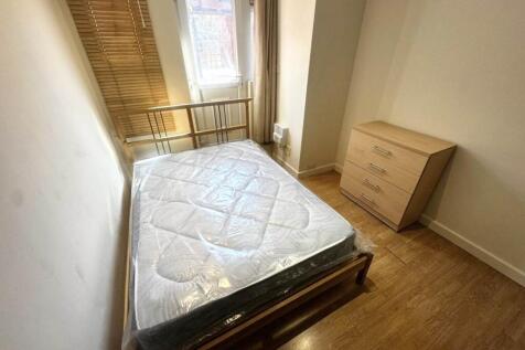 Woodside Avenue (Room 2), Burley, Leeds photo 5