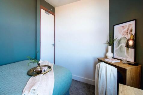 Highfield Crescent (Room 4), Wortley, Leeds photo 4