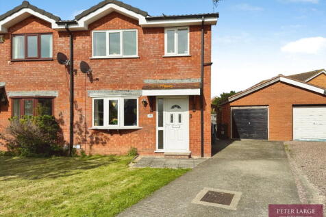 Rhyl, LL18 - property photo