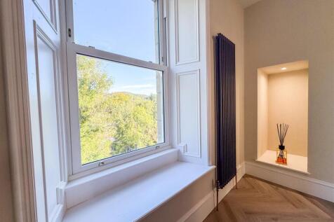 Family/Kitchen/Lounge