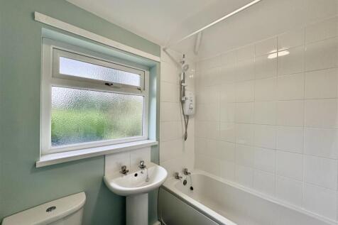 Daw Royds, Almondbury, Hudderfield, HD5 8ST photo 4