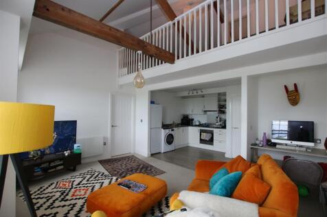 Living Area 2.JPG