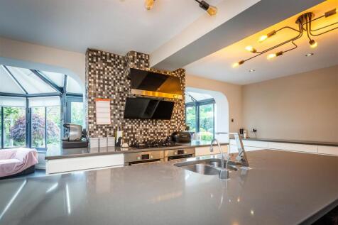 The Chimneys Park Street Worksop S80 1HH-26.jpg