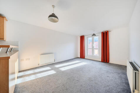 Kitchen / Reception