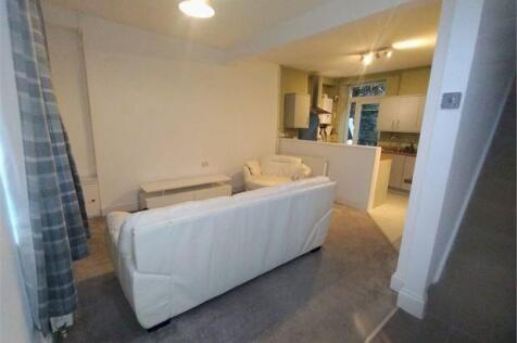 LOUNGE/KITCHEN