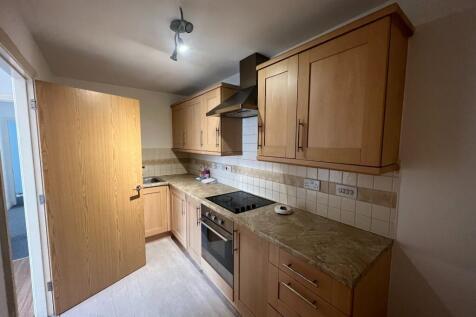 Flat 4, 24 Tapestry Gardens, Birkenhead photo 4