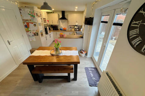 Family Dining Kitchen