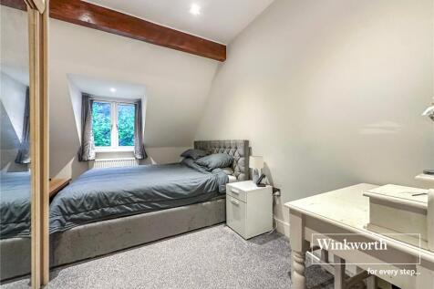 The Pines, St. Leonards, Ringwood, Dorset, BH24 photo 3