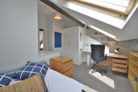 5 BED STUDENT HOUSE SHARE - BROOMHILL photo 4