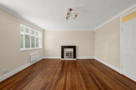 Flat 1 Ravenscar Lodge-10.jpg