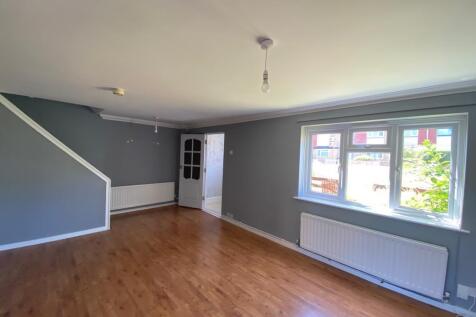 lounge 73 Bredgar Close.jpg