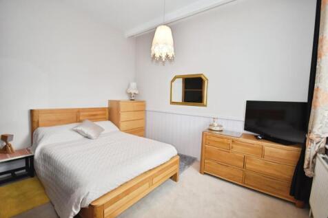 41246173-BED 204 2001.JPG