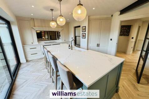 Open Plan Kitchen/Living Room