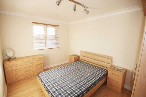 PLEASE TELEPHONE FOR VIEWINGS Henley Crt, Bispham Road, Blackpool photo 4