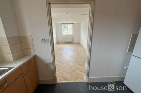 Latimer Court, 2 Latimer Road photo 5