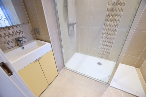 ENSUITE SHOWER ROOM
