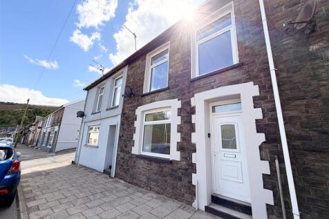 2-bed terraced on Duffryn Street, Ferndale, £675/mo