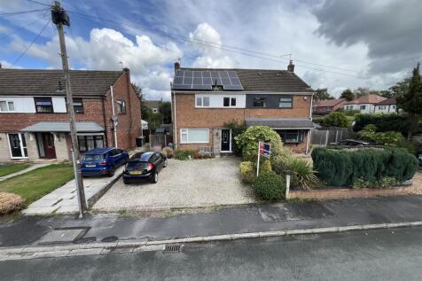 Wilmslow, SK9 - property photo