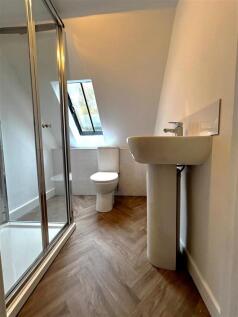 Bathroom.jpg