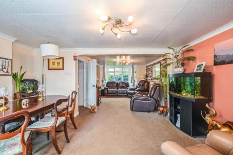 Living Room / Dining Room