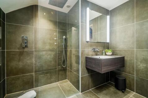 Main family bathroom