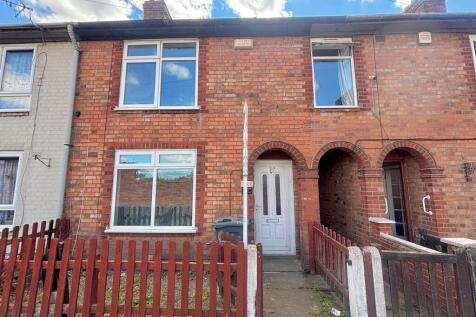 3-bed terraced on Belper Street, £1,195/mo