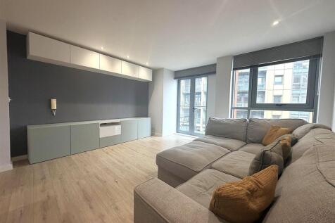 Living Room 2.jpeg