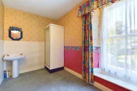 CAM04201G0-PR0017-STILL027