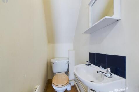 CAM03218G0-PR0261-STILL013