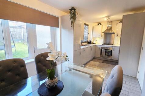 Kitchen &amp; Dining room