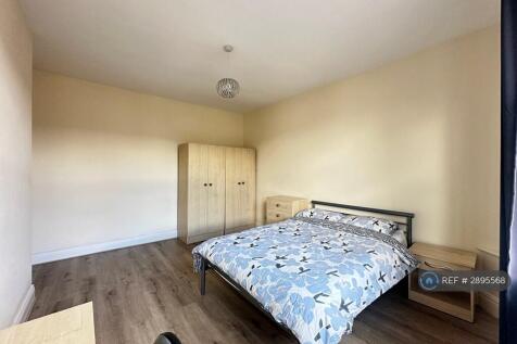 Large Front Bedroom