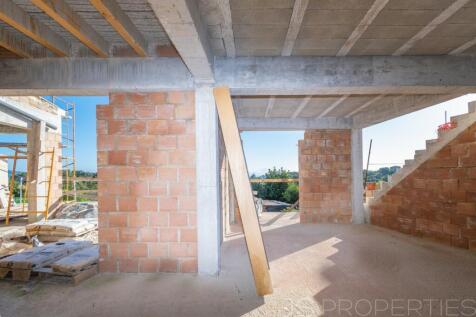 TOWNHOUSE IN CAMPANET WITH UNIQUE VIEWS