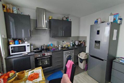 Kitchen living area 