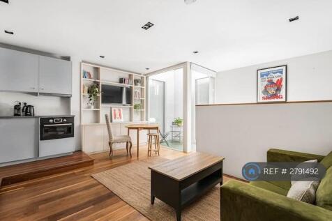 Open Plan Bright Studio Apartment