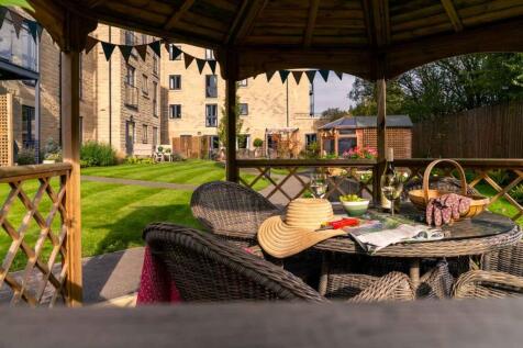Whitelock Grange, Bingley - Communal Gardens