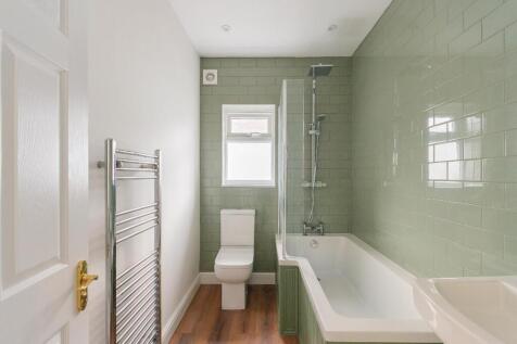 0S9SSG - Bathroom C.jpg