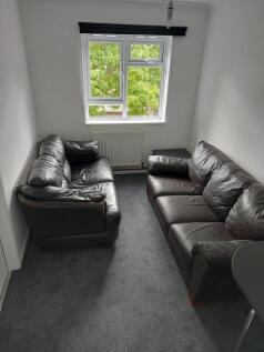 Redwood Court, Colchester, Essex photo 5