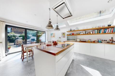 26 Rotherwood Road