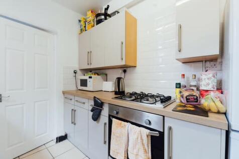 Affordable // West End 4 Bed House // SEP 2027 photo 4