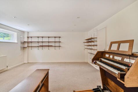 1306589-15-684c5a...