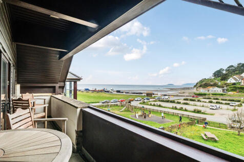 Balcony &amp; Sea View