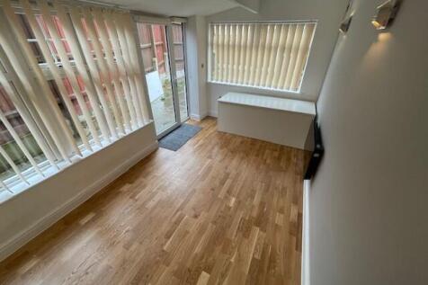 Spacious entrance / office