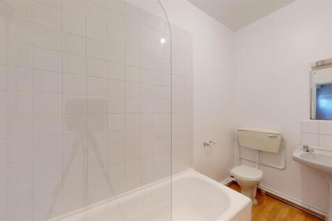 Wyle Cop 6-7, Flat 2 Bathroom.jpg