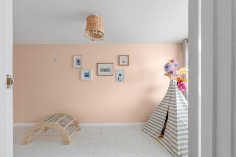 Reception 2/Bedroom 5