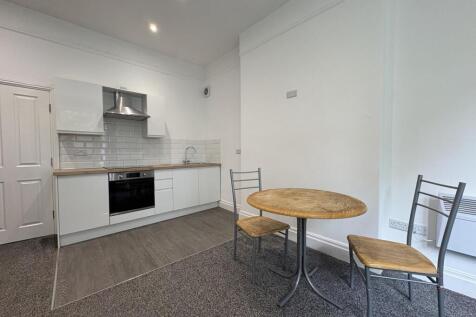 Alexandra Road, Sale photo 3