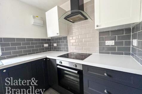 Clayfield Close, Nottingham, NG6 photo 3