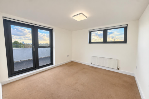 Bramley Crescent, Ilford photo 4