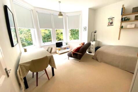 London, SE26 - property photo